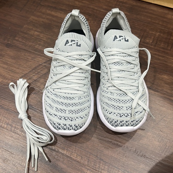 APL Women’s Techloom Wave - Picture 3 of 9